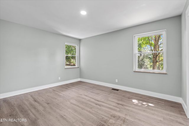 1939 Smoky View Circle, Maryville, TN 37801
