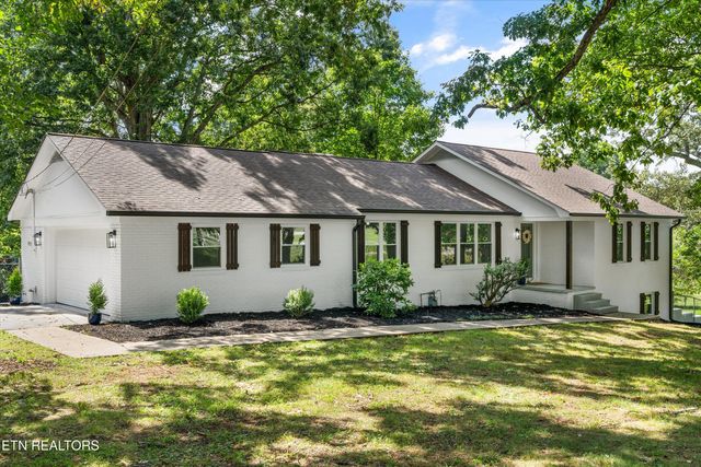 1939 Smoky View Circle, Maryville, TN 37801