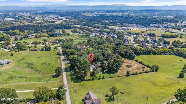 1939 Smoky View Circle, Maryville, TN 37801