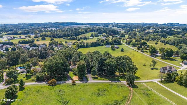 1939 Smoky View Circle, Maryville, TN 37801