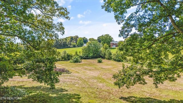 1939 Smoky View Circle, Maryville, TN 37801