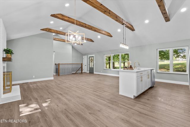 1939 Smoky View Circle, Maryville, TN 37801