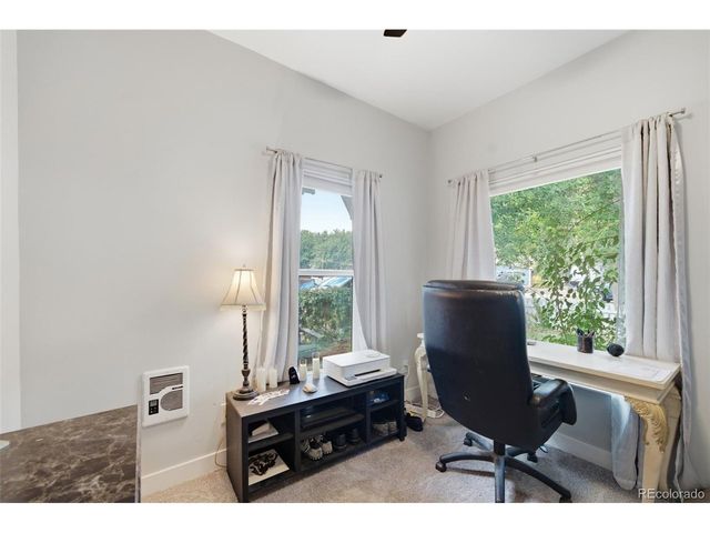 720 E 8th St, Loveland, CO 80537