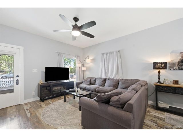 720 E 8th St, Loveland, CO 80537