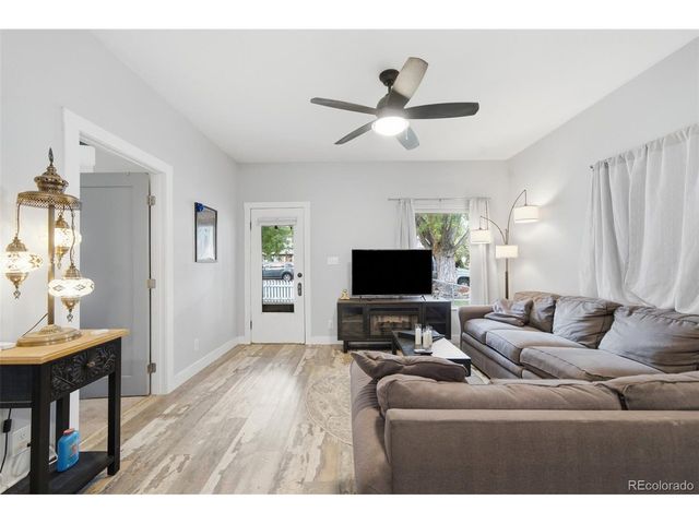 720 E 8th St, Loveland, CO 80537
