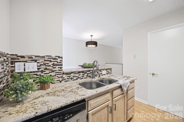 8117 Circle Tree Lane, Charlotte, NC 28277