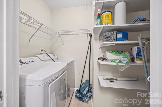 8117 Circle Tree Lane, Charlotte, NC 28277