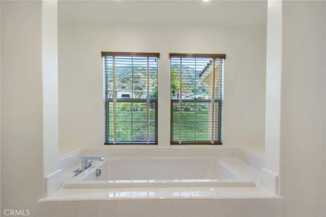 731 E Orange Blossom, Azusa, CA 91702