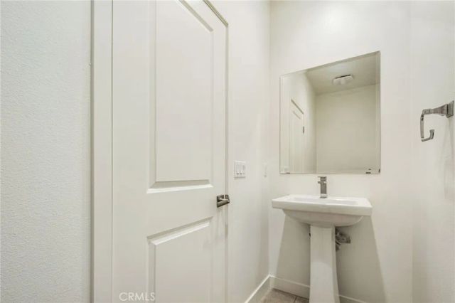 731 E Orange Blossom, Azusa, CA 91702