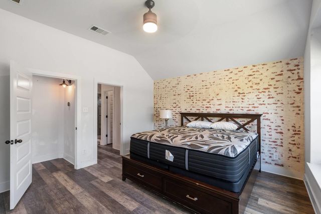 111 Brookside ST, Hutto, TX 78634