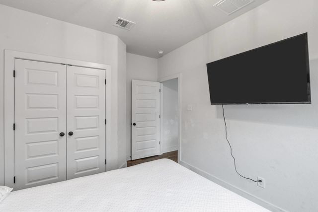 111 Brookside ST, Hutto, TX 78634