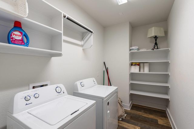 111 Brookside ST, Hutto, TX 78634