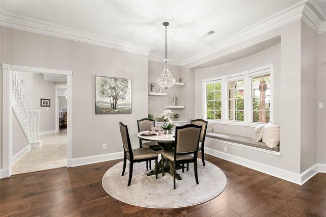 6 Steepbank Drive, The Woodlands, TX 77381