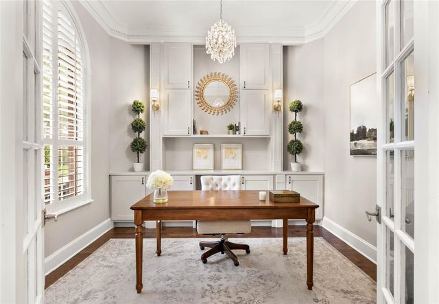 6 Steepbank Drive, The Woodlands, TX 77381