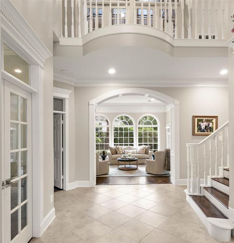 6 Steepbank Drive, The Woodlands, TX 77381