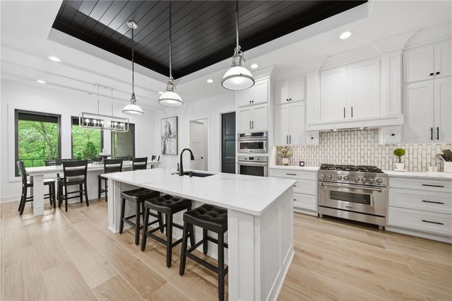13886 Dartmoor Road, Bentonville, AR 72712