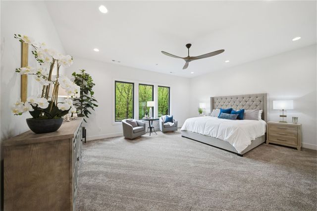 13886 Dartmoor Road, Bentonville, AR 72712
