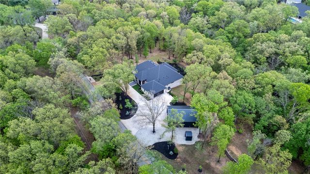 13886 Dartmoor Road, Bentonville, AR 72712