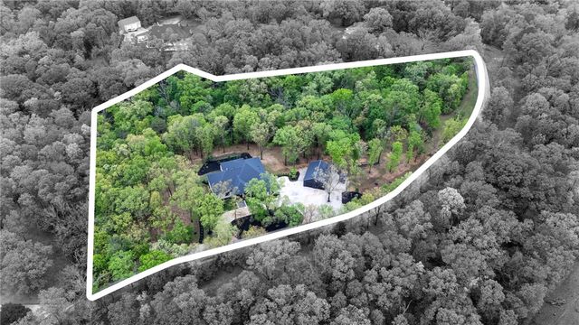 13886 Dartmoor Road, Bentonville, AR 72712