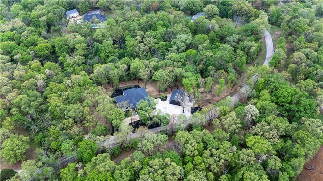 13886 Dartmoor Road, Bentonville, AR 72712