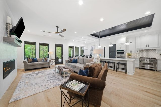 13886 Dartmoor Road, Bentonville, AR 72712