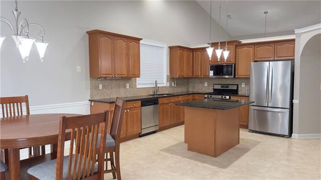 2016 Jameson Circle, Lawrenceville, GA 30043