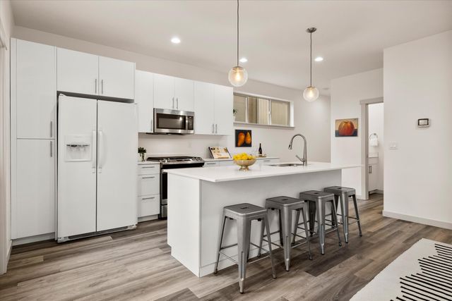 550 NW 28th Court, Redmond, OR 97756