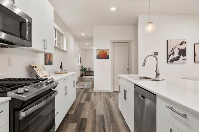 550 NW 28th Court, Redmond, OR 97756