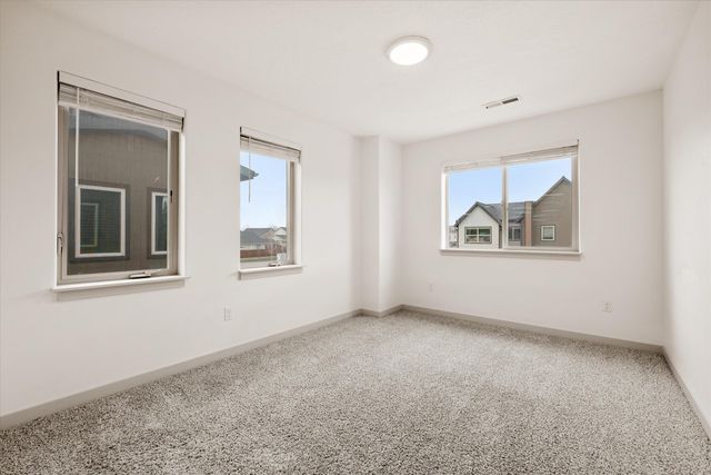 550 NW 28th Court, Redmond, OR 97756