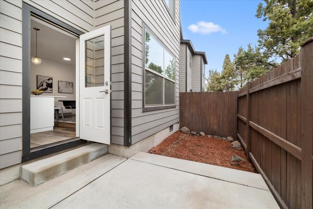 550 NW 28th Court, Redmond, OR 97756