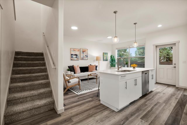 550 NW 28th Court, Redmond, OR 97756