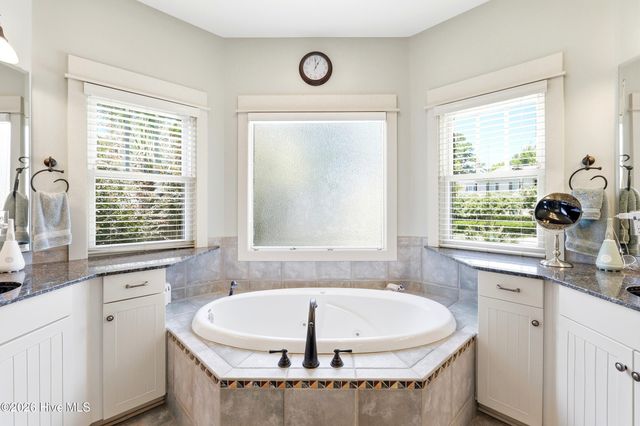 1615 Airlie Forest Court, Wilmington, NC 28403
