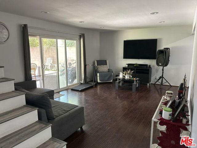 10844 Wolcott Place, San Fernando, CA 91345