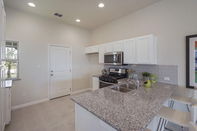 681 Nautical LOOP, Kyle, TX 78640