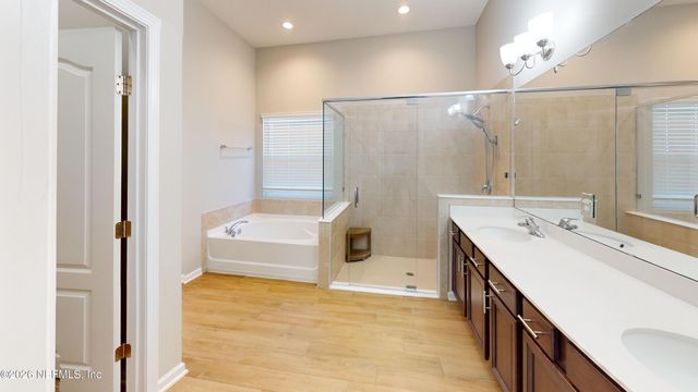 15790 WHITEBARK Drive, Jacksonville, FL 32218