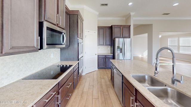 15790 WHITEBARK Drive, Jacksonville, FL 32218