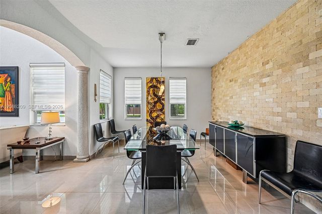 8175 NW 114th Place, Doral, FL 33178