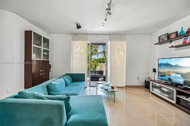 8175 NW 114th Place, Doral, FL 33178