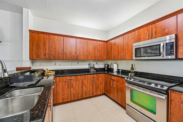8175 NW 114th Place, Doral, FL 33178