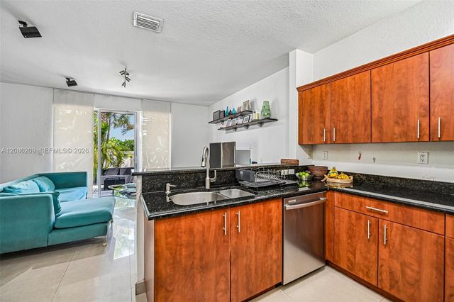 8175 NW 114th Place, Doral, FL 33178