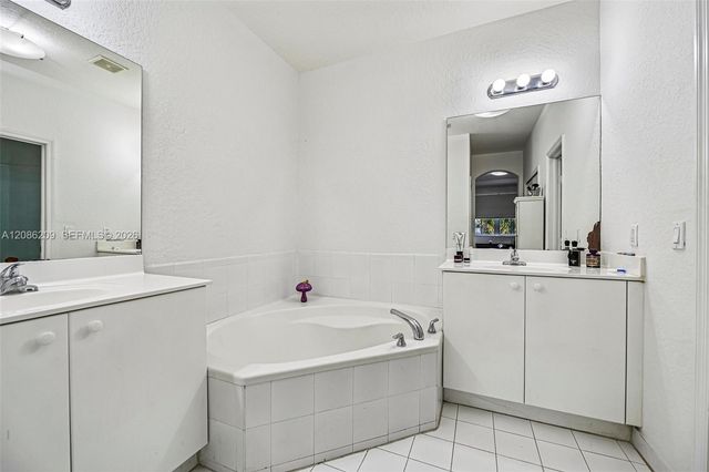 8175 NW 114th Place, Doral, FL 33178