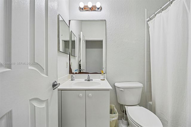 8175 NW 114th Place, Doral, FL 33178