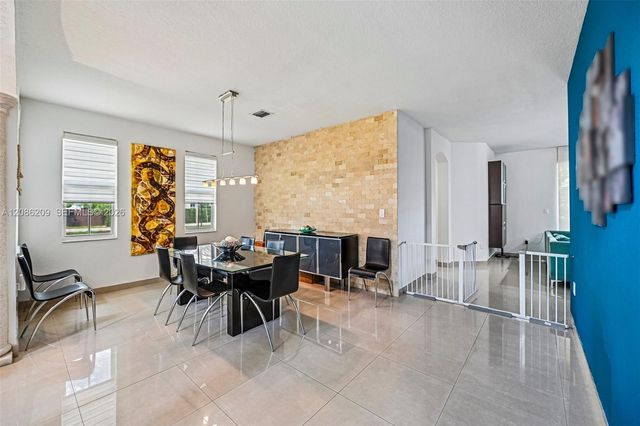 8175 NW 114th Place, Doral, FL 33178