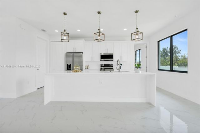 4115 20th ST SW, Lehigh Acres, FL 33397