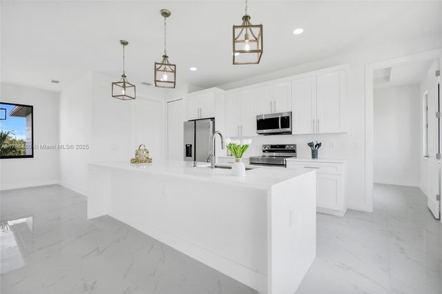 4115 20th ST SW, Lehigh Acres, FL 33397