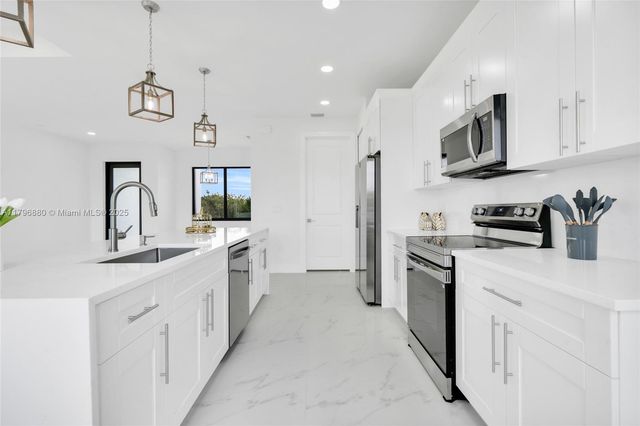 4115 20th ST SW, Lehigh Acres, FL 33397