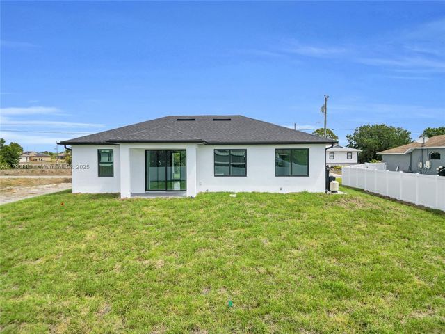4115 20th ST SW, Lehigh Acres, FL 33397