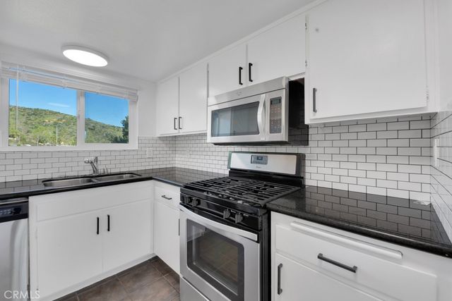 17847 Beneda Ln 16, Canyon Country, CA 91351