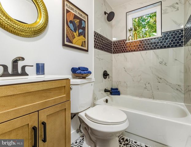 177 W ELM, Mantua, NJ 08051