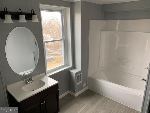 122 W SUMMIT ST, Mohnton, PA 19540